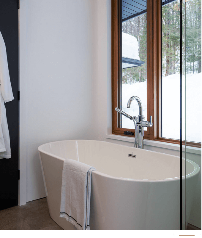 bath-tub-cozy-interior